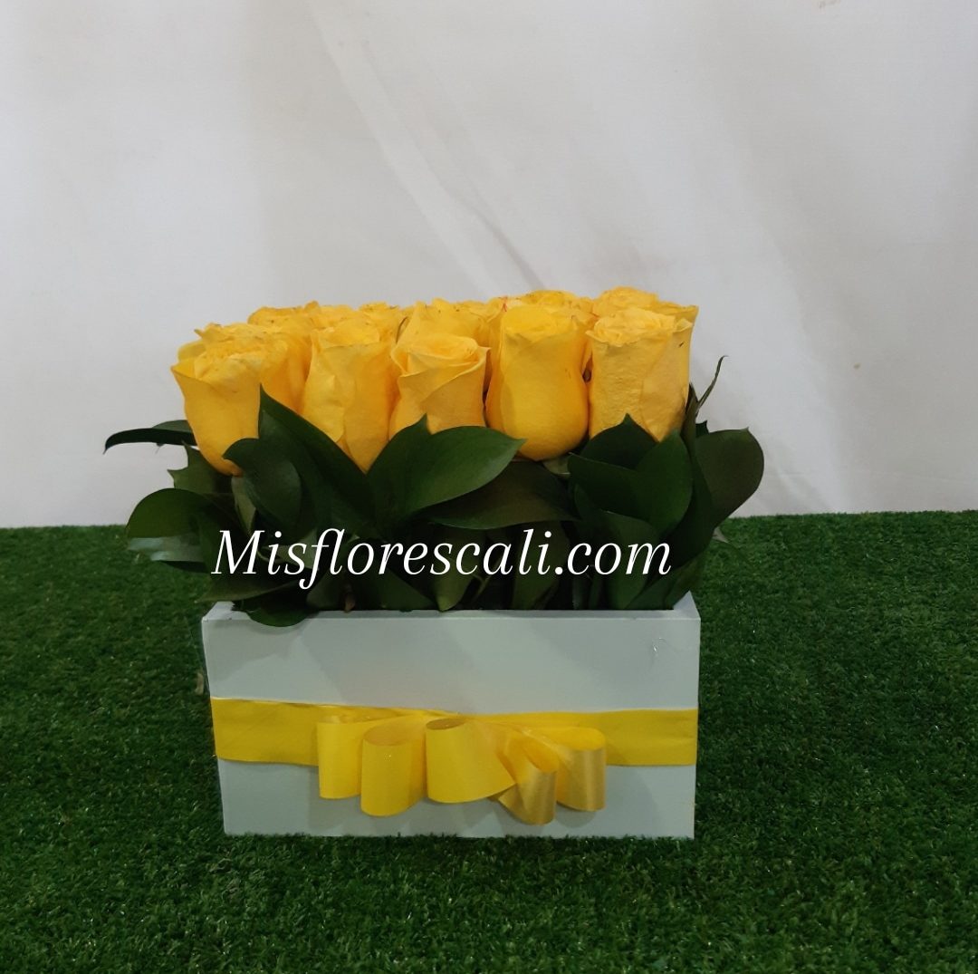 Caja De Rosa Con Rosas Amarillas Ref #100 | Mis Flores Cali