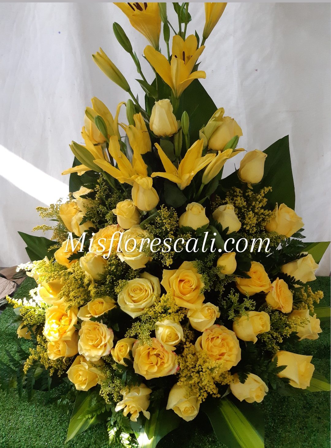 Arreglo Floral Con Rosas Amarillas Ref #99 | Mis Flores Cali