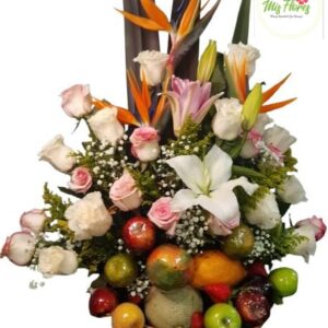 Canasta Frutal Con Rosas y Lirios