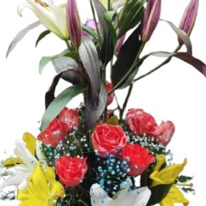 Cilindro Con Rosas Y Lirios