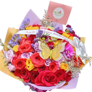 Bouquet de rosas y mariposa