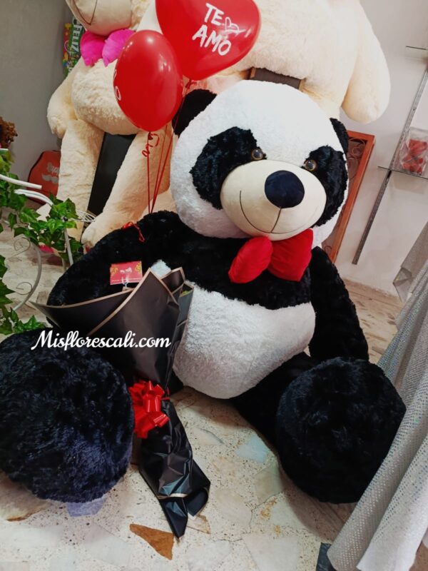 Oso Panda Gigante Con Rosas  y Chocolates