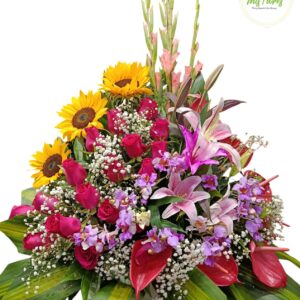 Arreglo Floral Con Rosas y Lirios