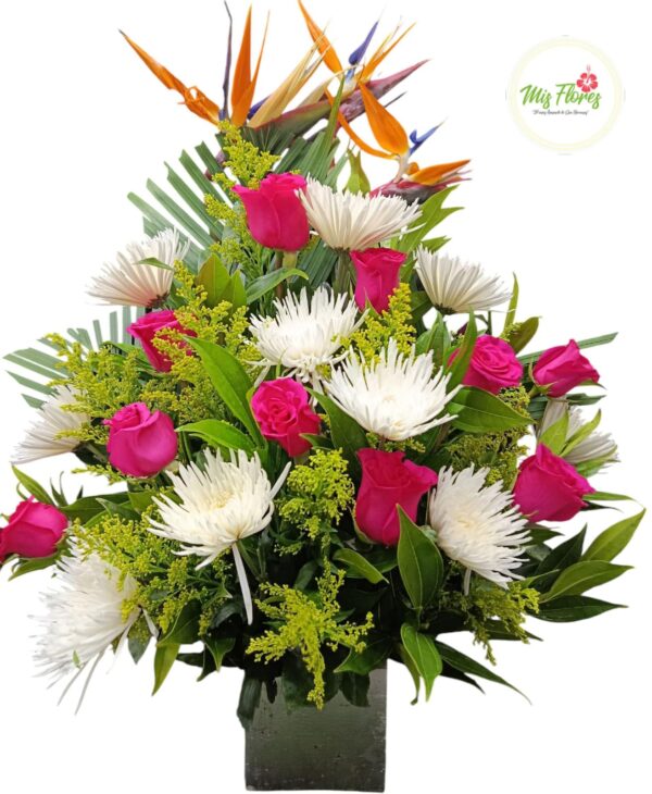 Arreglo Floral Con Rosas y Crisantemos