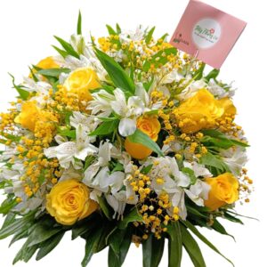 Centro De Mesa Con Rosas Amarillas