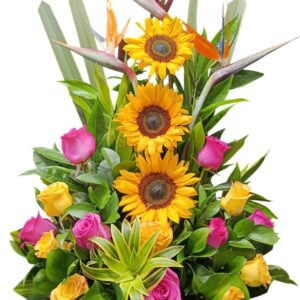 Arreglo Floral Con Girasoles y Rosas