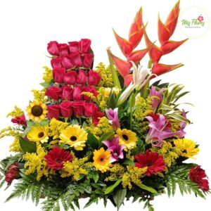 Jardinera Con Gerberas y Rosas