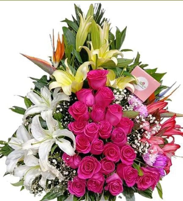 Arreglo Floral con Rosas y Lirios