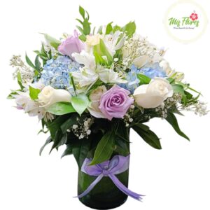 Jarrón Con Rosas y Hortensias Para Nacimiento