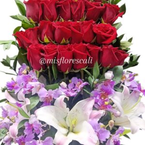 Arreglo Floral Con Rosas y Orquideas