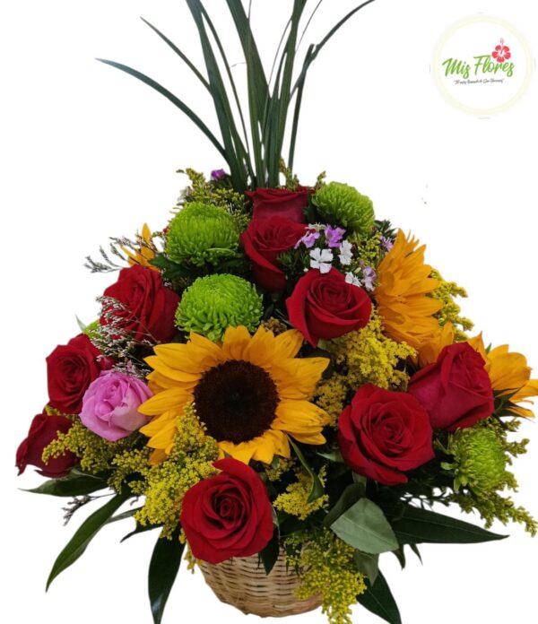 Canasta Con Rosas  Y Girasoles