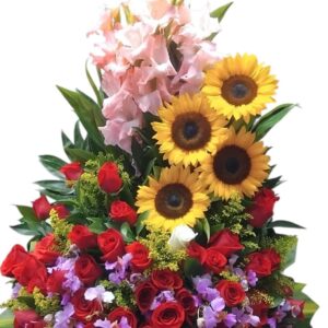 Hermoso Arreglo Floral Con Rosas Rojas