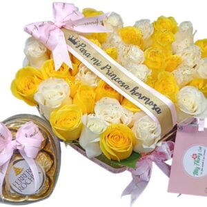 Caja Corazón Con Rosas y Chocolates