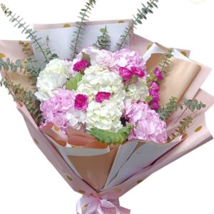 Bouquet Con Hortensias Y Clavellinas