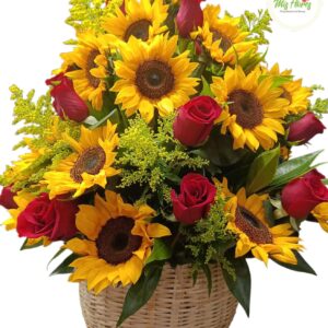 Canasto Con Rosas Y Girasoles