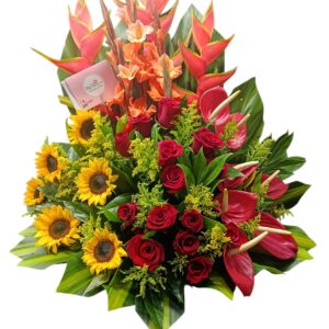 Arreglo Floral Con Rosas Y Girasoles.