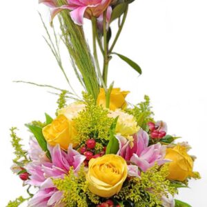 Arreglo floral Con Rosas Y Lirios