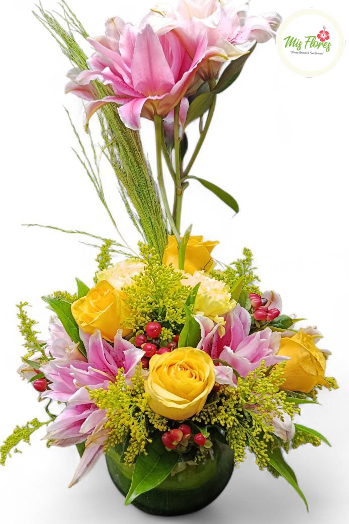 Arreglo floral Con Rosas Y Lirios