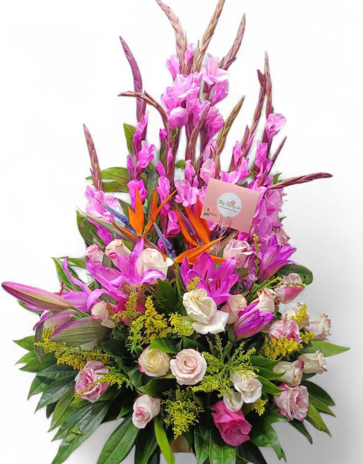 Arreglo Floral Con Rosas Y Gladiolos