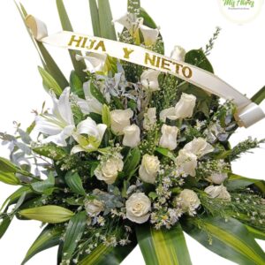 Arreglo Fúnebre Con Rosas Blancas