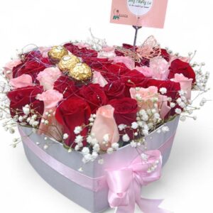 Caja Corazón  Con Rosas Rojas y Rosadas