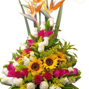 Arreglo Floral Con Rosas Y Girasoles