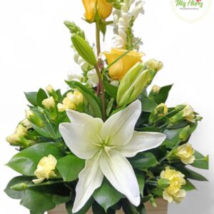 Centro De Mesa Con Rosas y Lirios